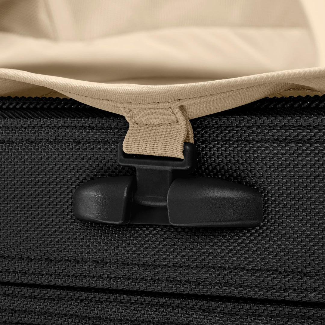 Global 21" Carry-On Expandable Spinner