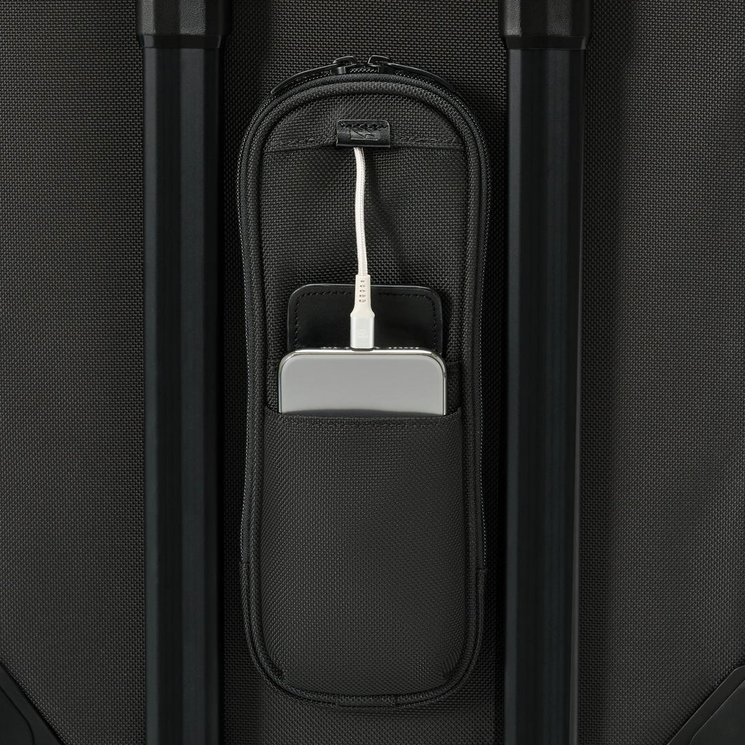 Global 21" Carry-On Expandable Spinner