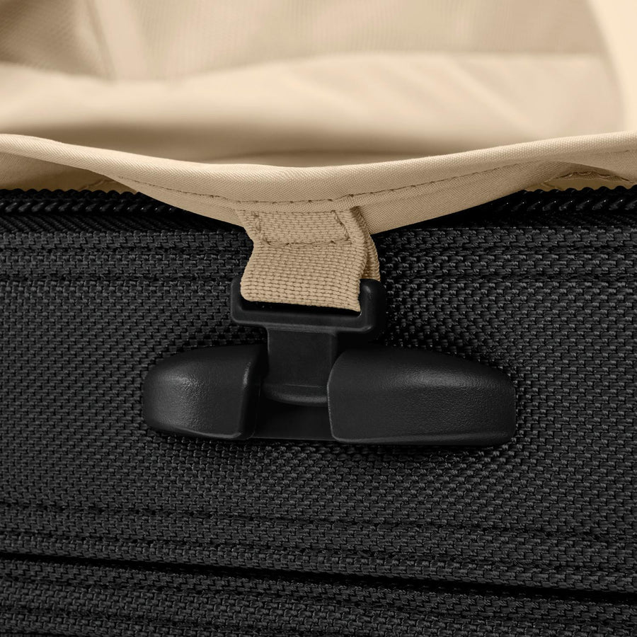 Essential 22" Carry-On Expandable Spinner