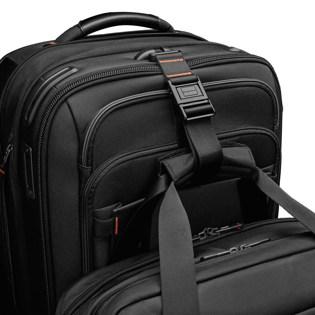 Global 21" Carry-on Expandable Spinner